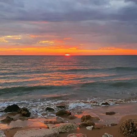Casa Con Jardín Privado Cerca De La Playa, Descansar Y Relajarse Chipiona
